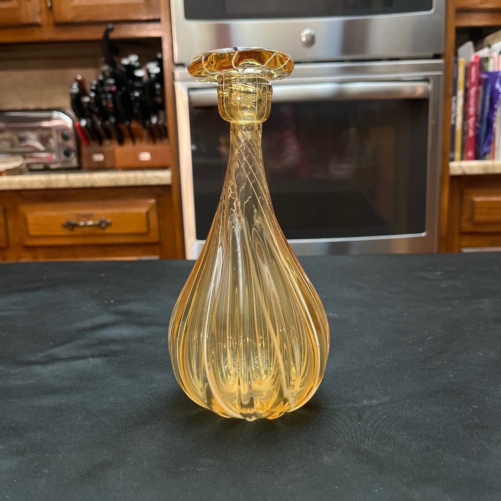 Hand-Blown Amber Glass Decorative Vase - Elegant Accent